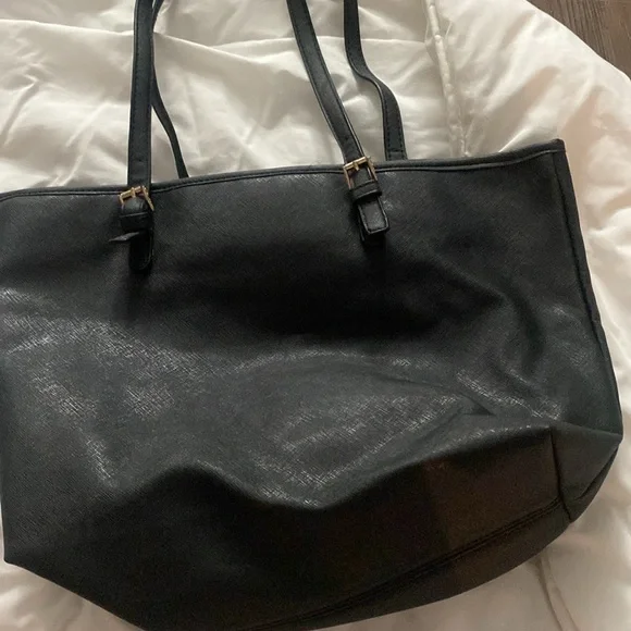 Michael Kors charlotte large purse - Picture 3 of 3